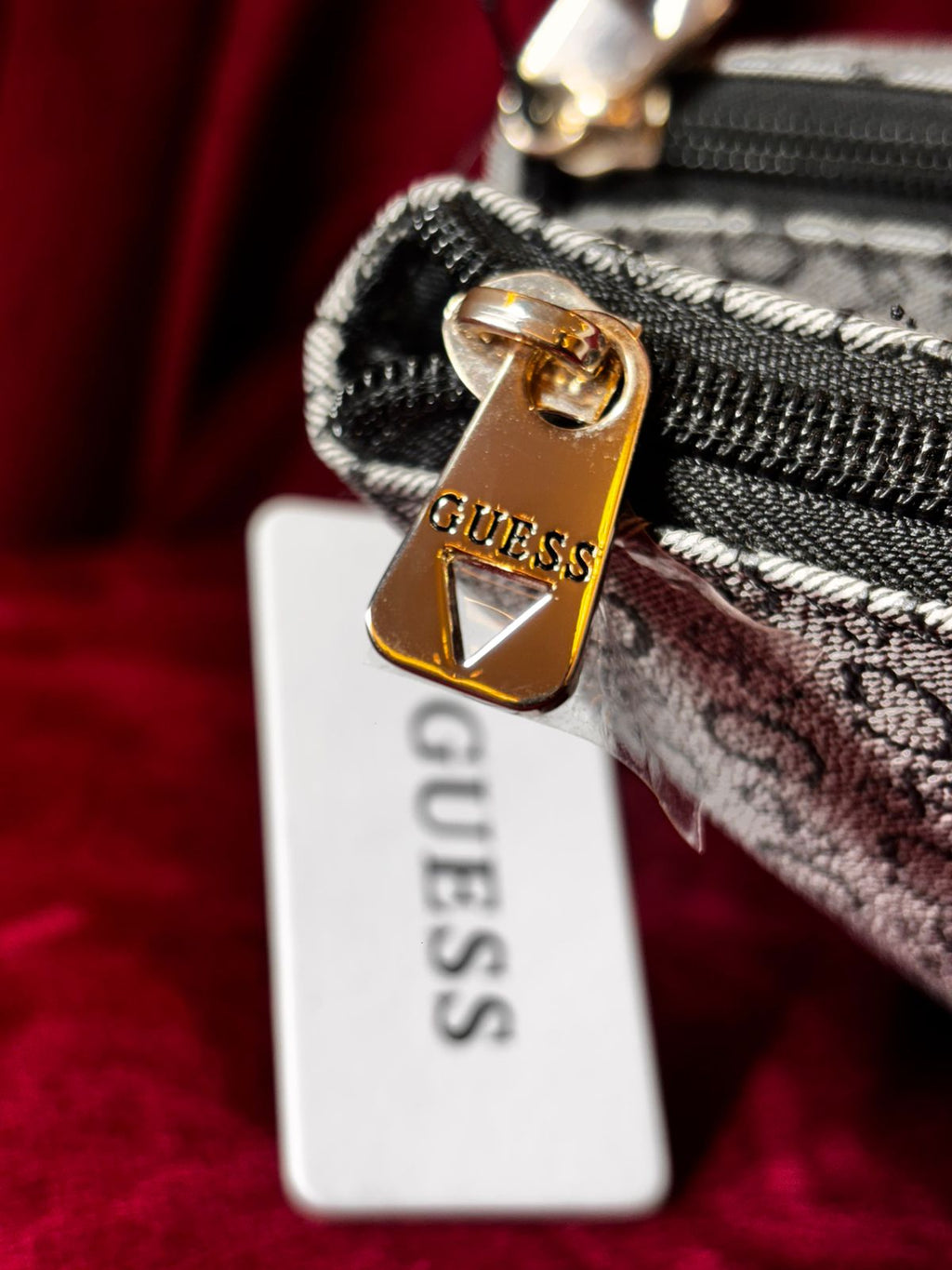 2 Pack Cosmetiqueras Guess
